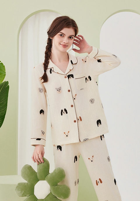 Pyjama femme gaze de coton crème à motifs chiens